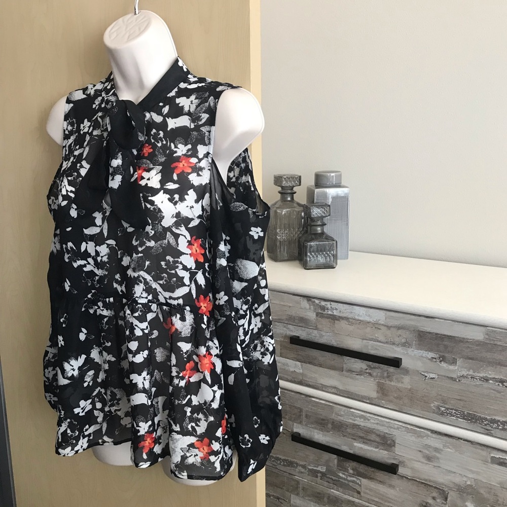 NWT Banjara Tie Neck Floral Blouse Size S